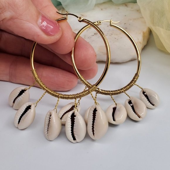 Free People Jewelry Boho Natural Shells Earrings Gold Hoops Seashell - Picture 3 of 7